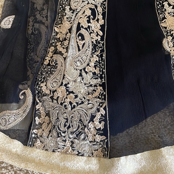 Pakistani Indian embroidered kurta. - Picture 7 of 11